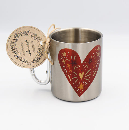 Kovový hrnek s karabinkou „Bohem milovaná“